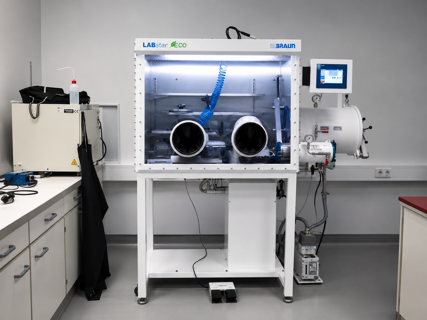 Glovebox